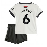 Camisa de time de futebol Manchester United Lisandro Martinez #6 Replicas 3º Equipamento Infantil 2024-25 Manga Curta (+ Calças curtas)